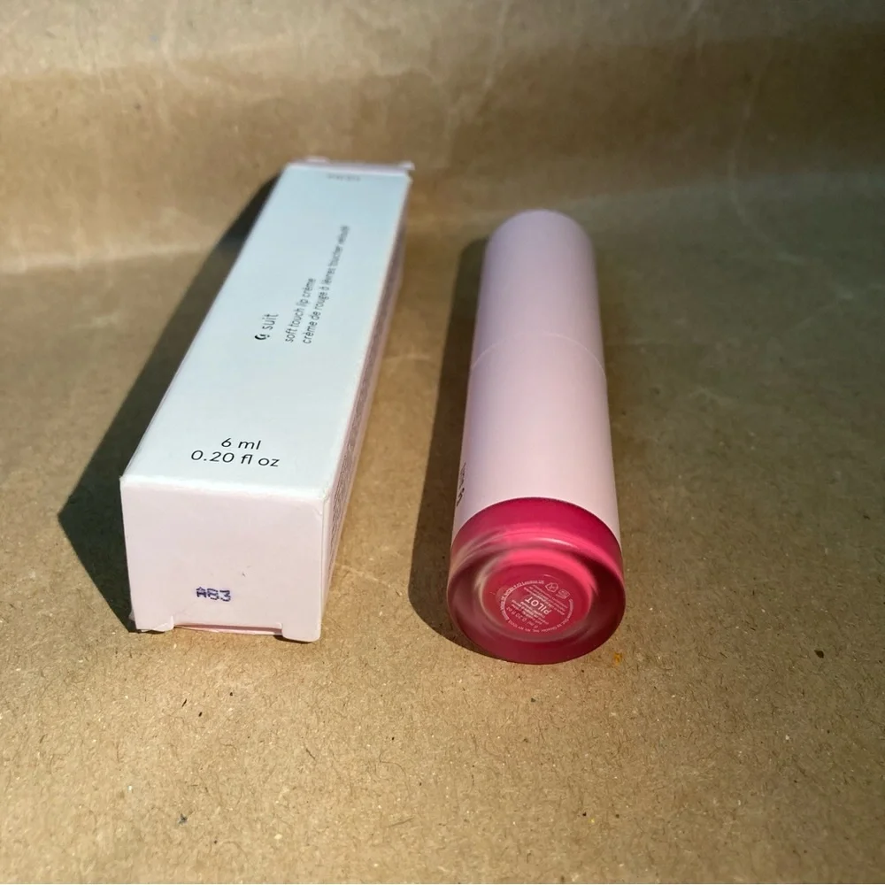 Glossier lipstick (pilot)